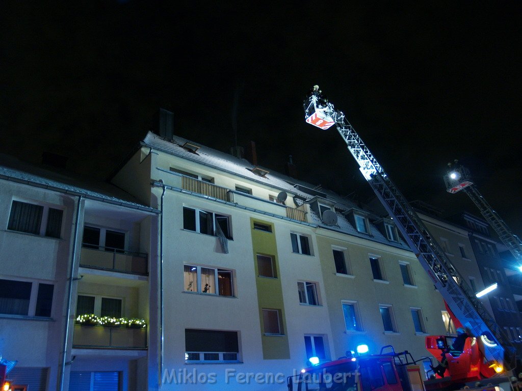 Feuer in Kueche Koeln Vingst Homarstr P635.JPG